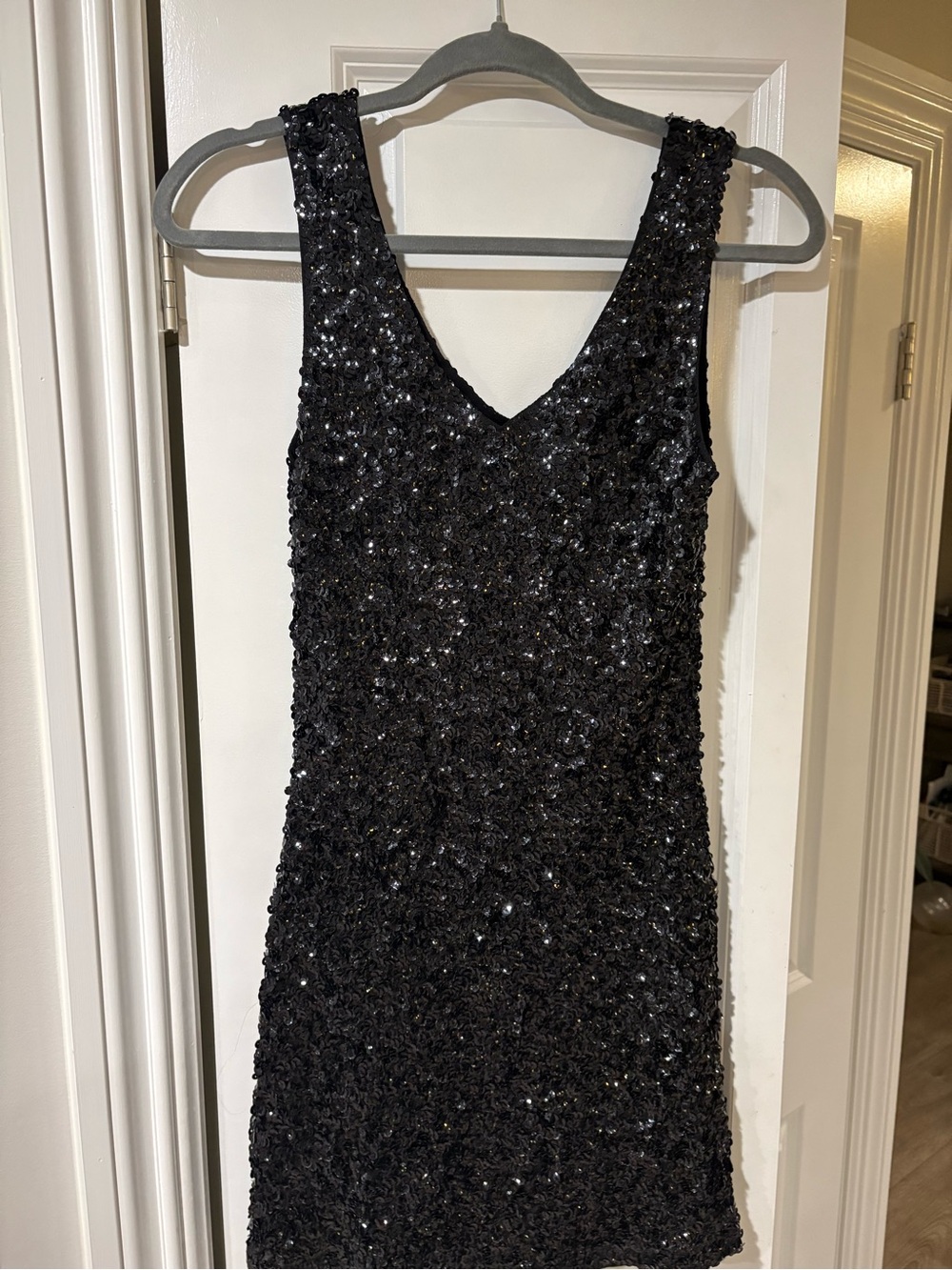 Black Sequin V-Neck Sleeveless Cocktail Dress